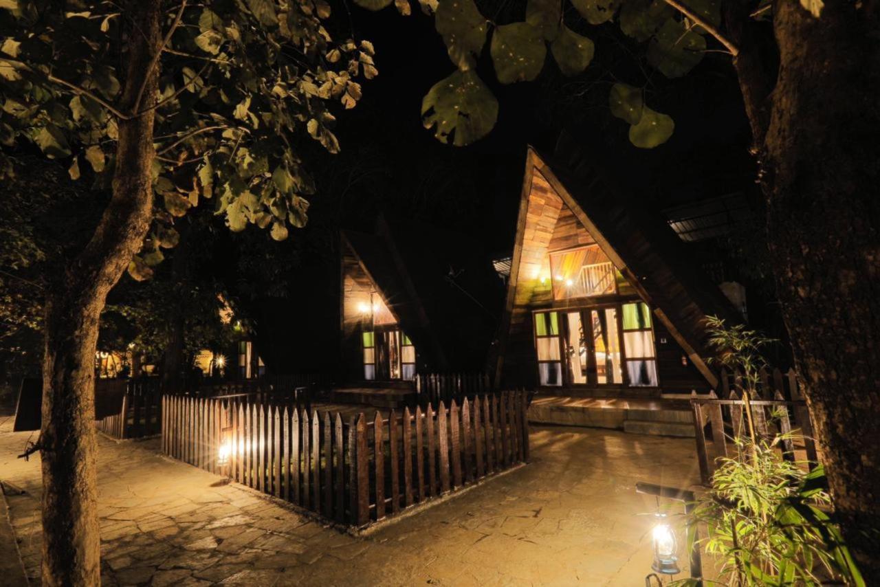 Hotel Sterling Padam Pench à Khawāsa Extérieur photo