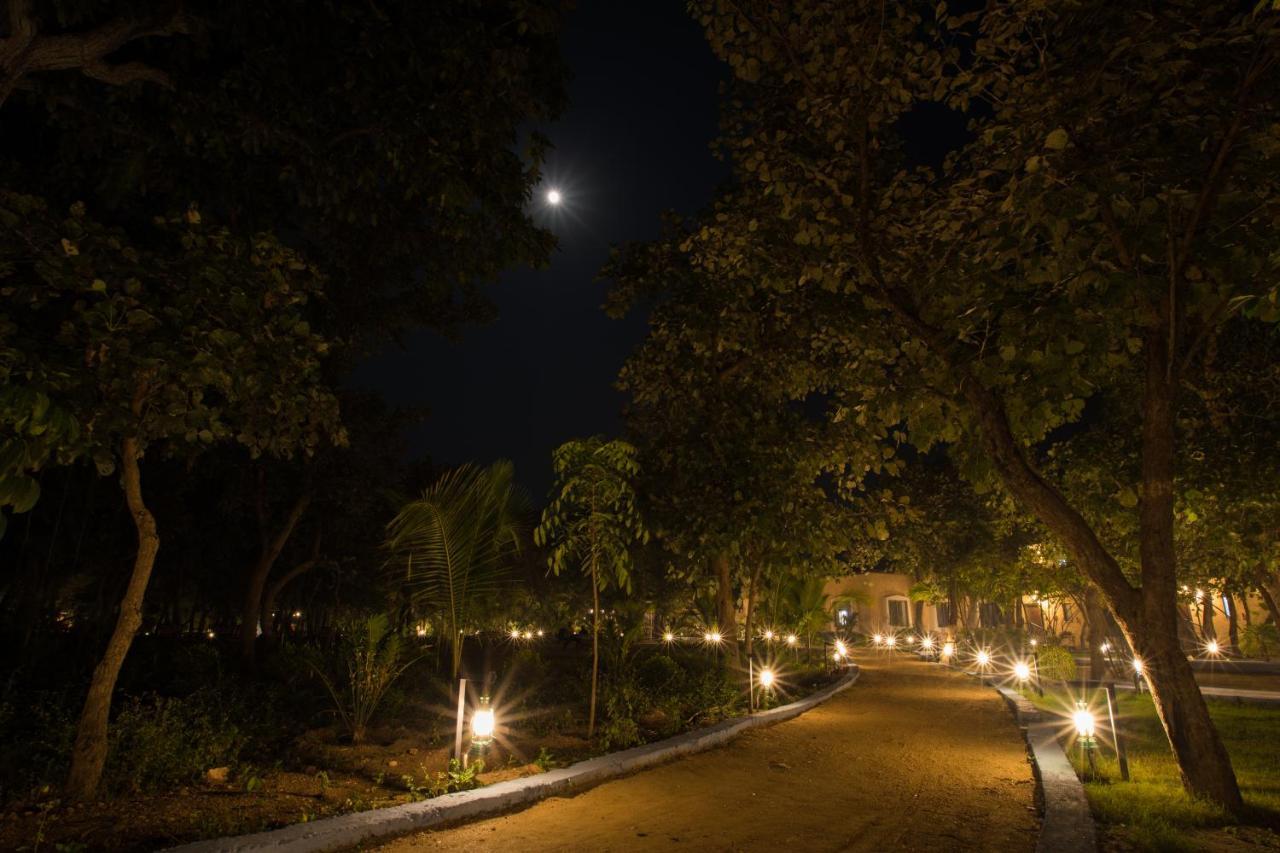 Hotel Sterling Padam Pench à Khawāsa Extérieur photo