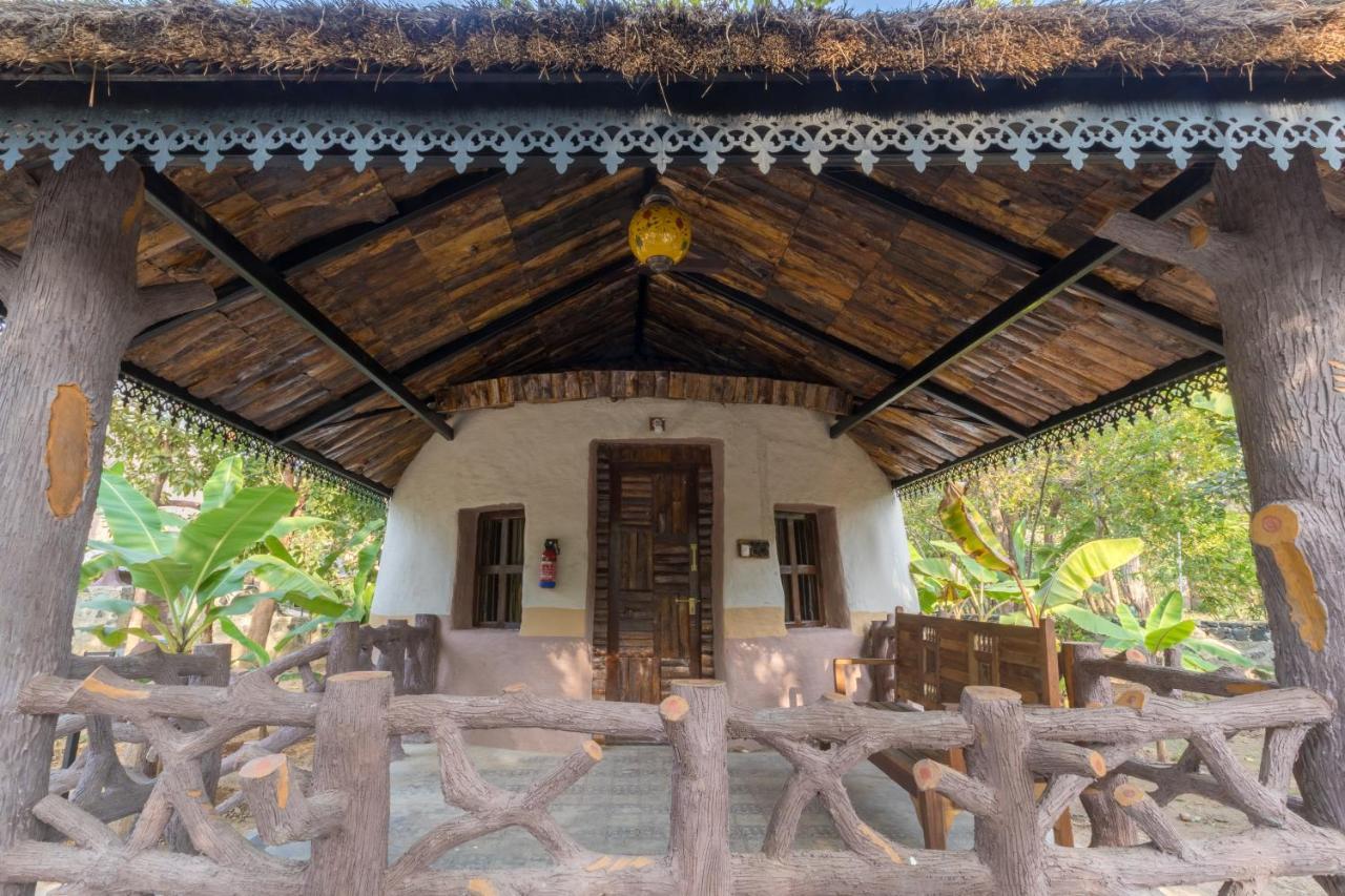 Hotel Sterling Padam Pench à Khawāsa Extérieur photo