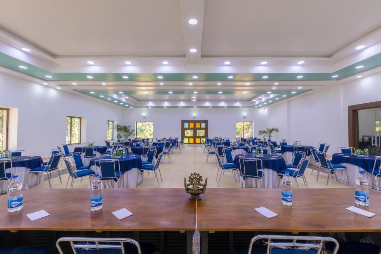 Hotel Sterling Padam Pench à Khawāsa Extérieur photo